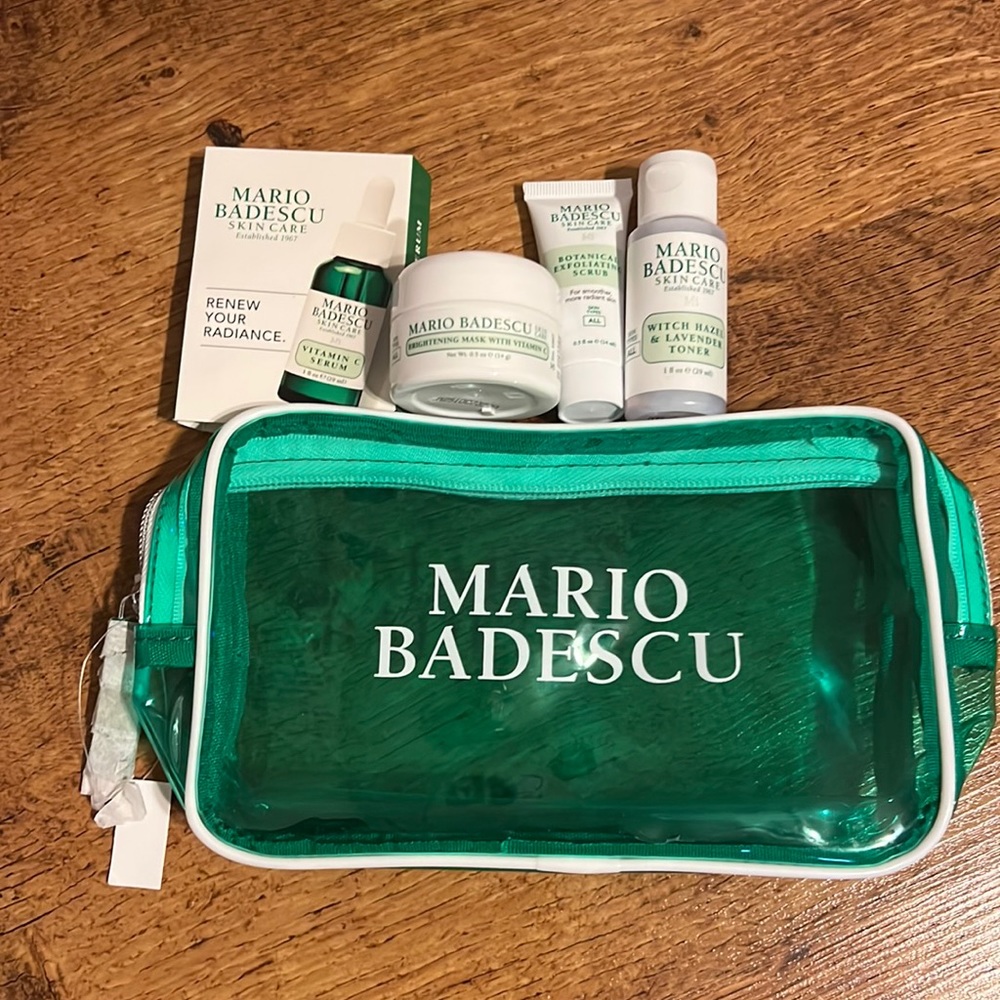 - Mario Badescu Skincare Set(New)